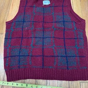 Vintage Deans Of Scotland Maroon/Green Plaid Wool Knit Sweater Vest Size Large
